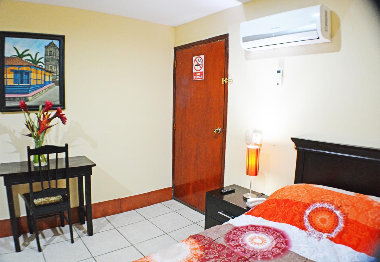 Hotel Plaza Cosiguina 치난데가 외부 사진